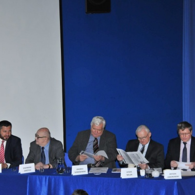 Na zakręcie historii